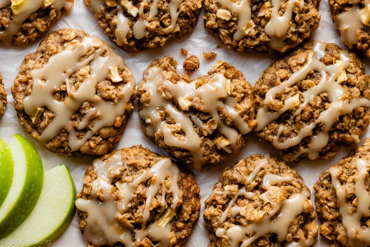Super Moist Apple Cinnamon Oatmeal Cookies with Fresh Apple Chunks